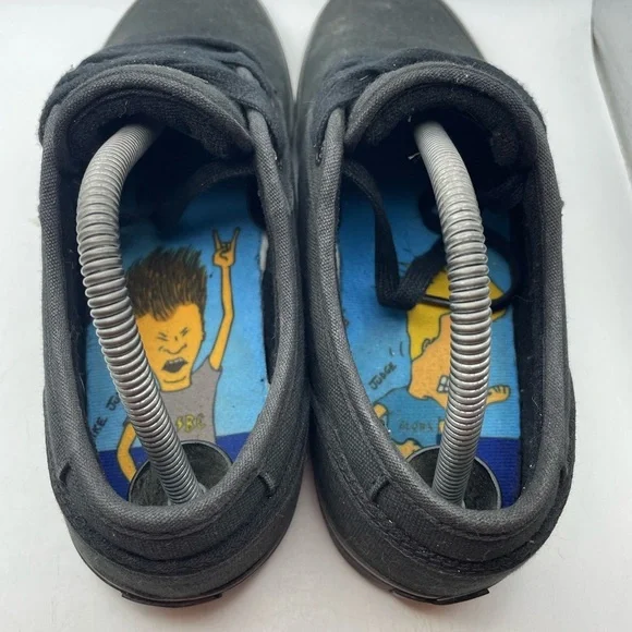 Globe Motley X Beavis and Butthead Men's Black Canvas Sneakers size 9 RARE!